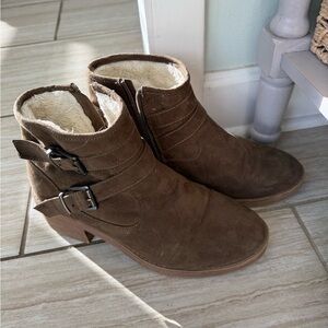 Primark Wide Fit Light Brown Suede Ankle Boot and Block Heels Size 8